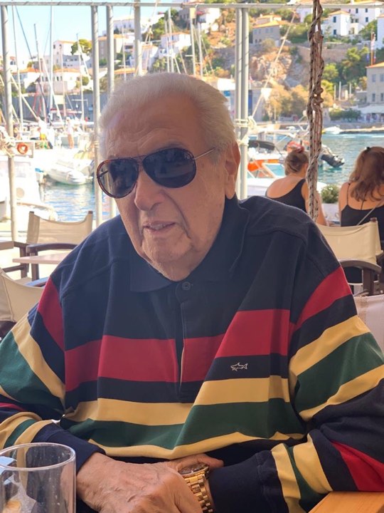 Δημήτρης Κοντομηνάς