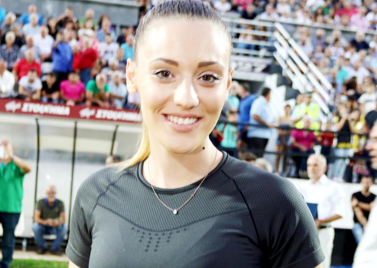 Άννα Κορακάκη: δείτε την εντυπωσιακή αλλαγή της που της πάει πολύ!