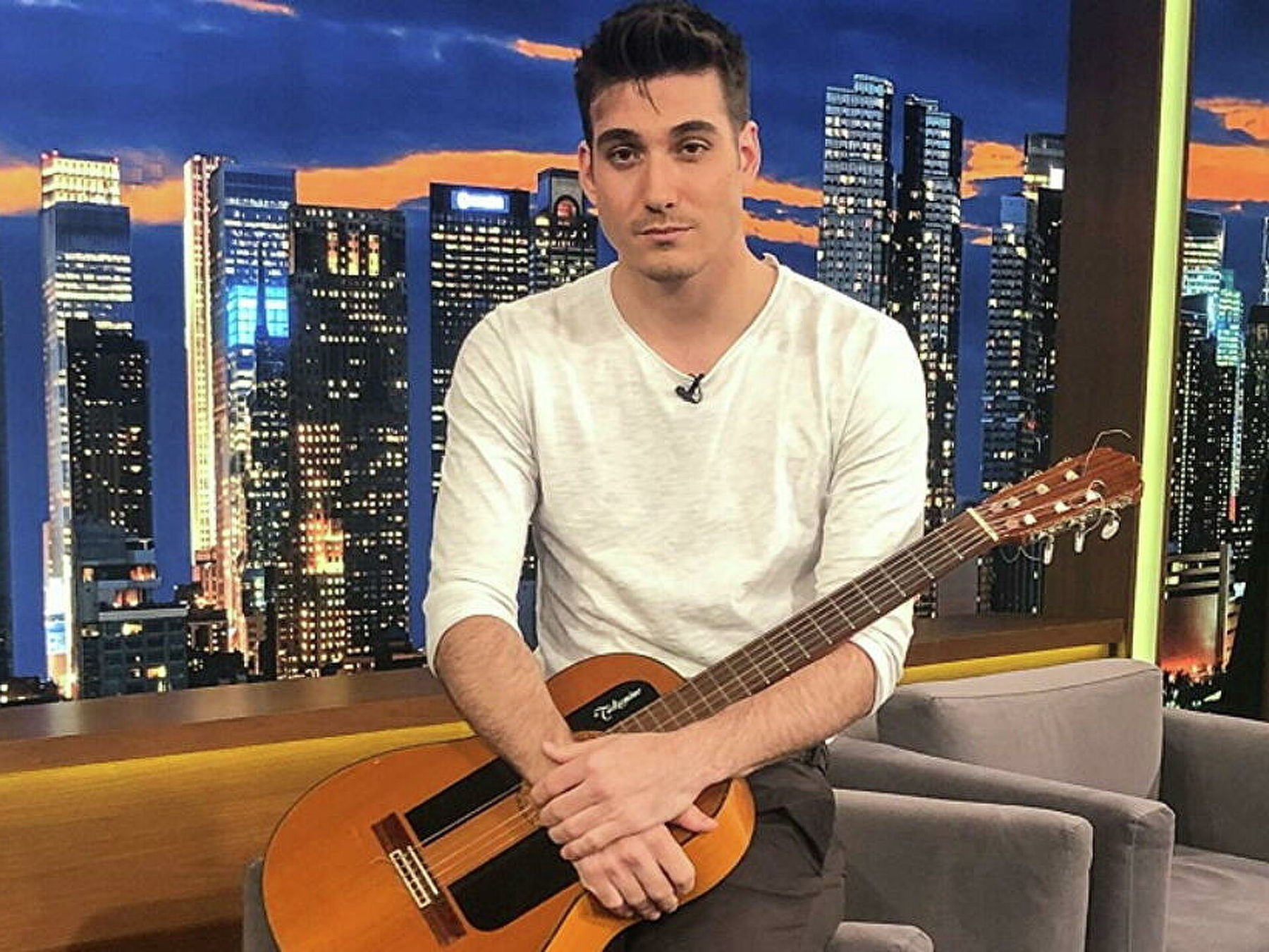 Γιώργος Κακοσαίος: «Όταν είπα στον πατέρα μου ότι θα σταματήσω το ποδόσφαιρο για το τραγούδι, αγχώθηκε...»