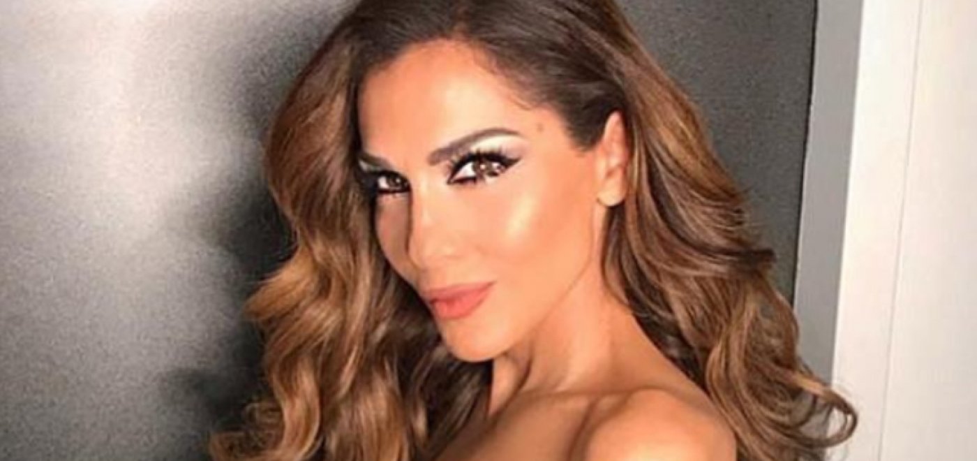 Δέσποινα Βανδή: ποζάρει με μπικίνι και μας αφήνει με το στόμα ανοικτό (φωτογραφίες)