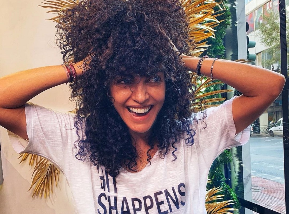 Μαρία Σολωμού: ποζάρει με μικροσκοπικό μπικίνι και φόντο τον Όλυμπο (φωτογραφίες)