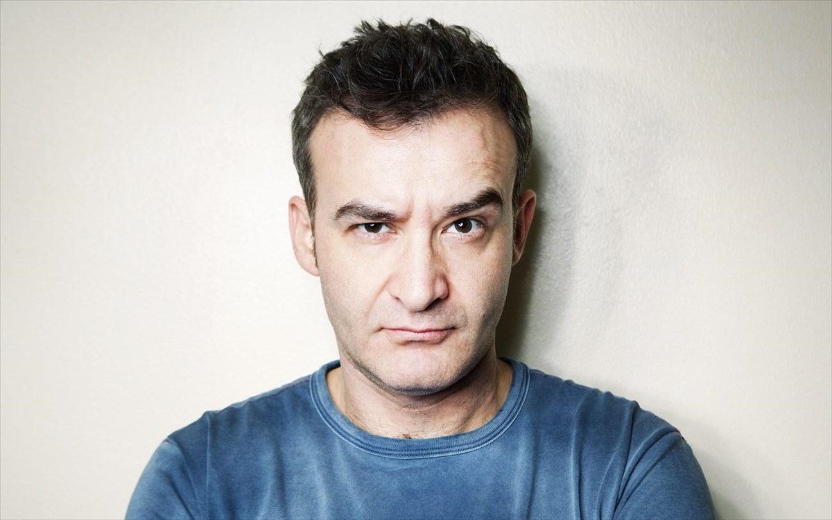 Νίκος Ορφανός: «Διάβασε, συζήτησε, άκουσε και μην κάνεις ό,τι έκαναν οι γονείς και οι παππούδες σου...»