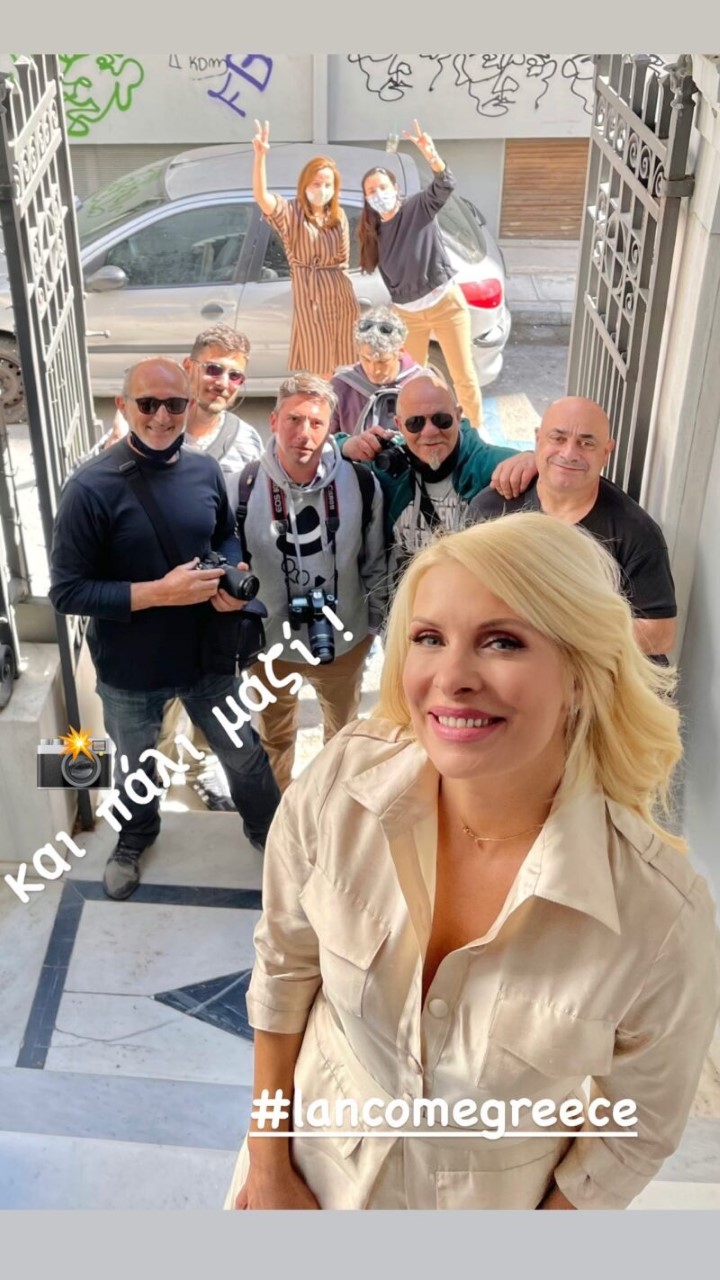 Ελένη Μενεγάκη: είναι η αγαπημένη των φωτογράφων και το αποδεικνύει