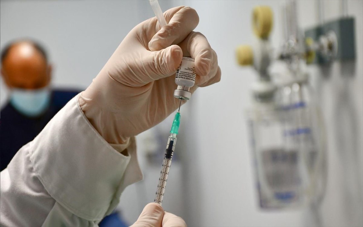 Κορονοϊός – ΠΟΥ: Δεκάδες χώρες διακόπτουν τους εμβολιασμούς λόγω έλλειψης δόσεων