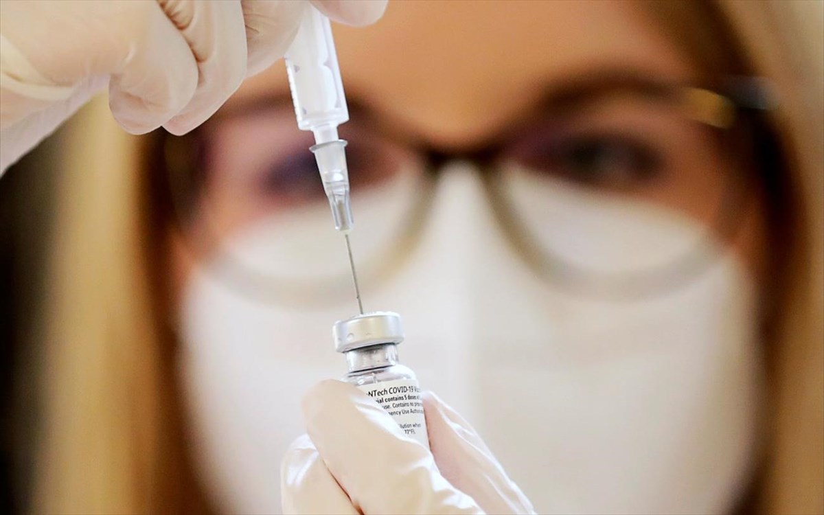 Έντεκα πρακτικά ερωτήματα σχετικά με τους εμβολιασμούς κατά του κορονοϊού