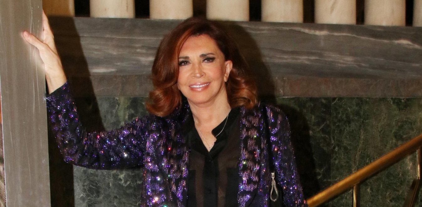 Μιμή Ντενίση: «Την ημέρα που πέθανε ο πατέρας μου τα εισιτήρια για το θέατρο ήταν προπωλημένα - Έτσι πήγα και έπαιξα. Ήταν τρομερό...»