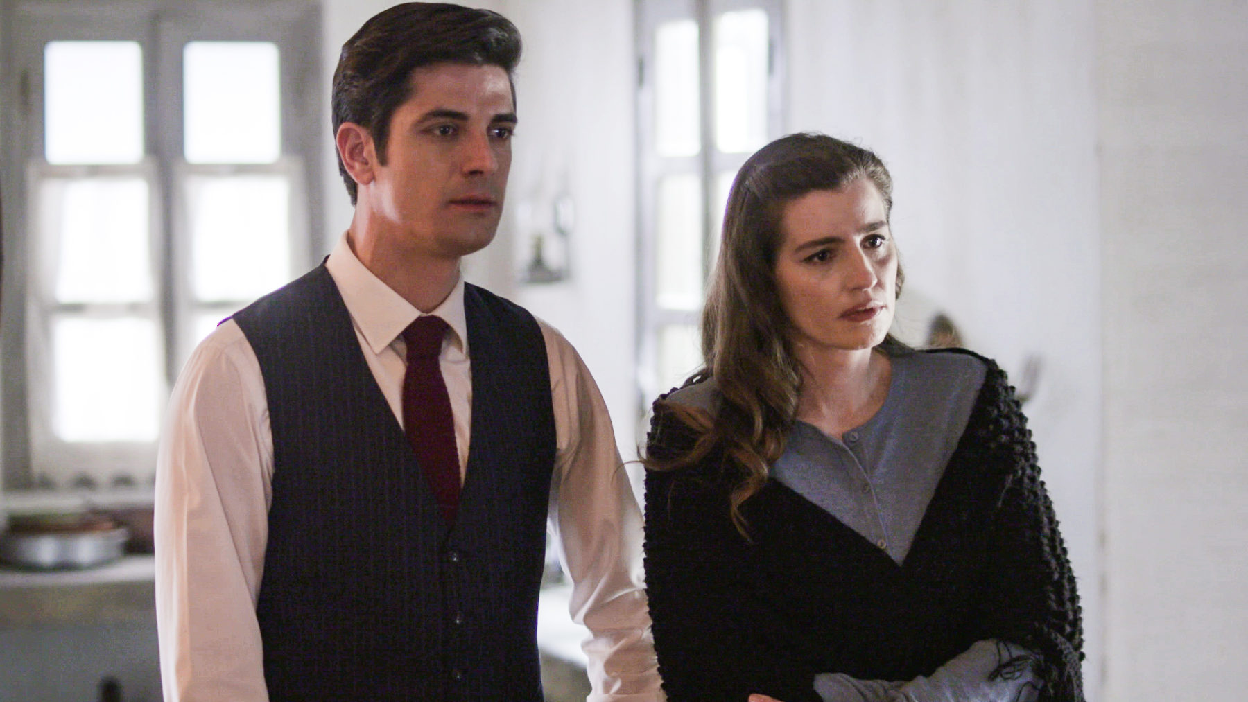 Άγριες μέλισσες spoiler: η Ελένη στο νοσοκομείο! Θα μπορέσει να κάνει παιδί; Τα μαύρα μαντάτα από τους γιατρούς