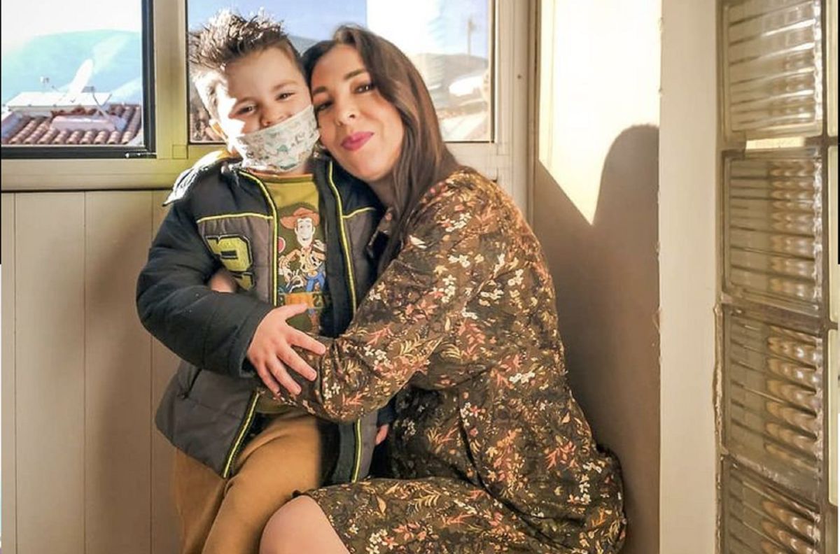 Αλίκη Κατσαβού - Φοίβος Βουτσάς: επίσκεψη στη νονά Μάρθα Καραγιάννη