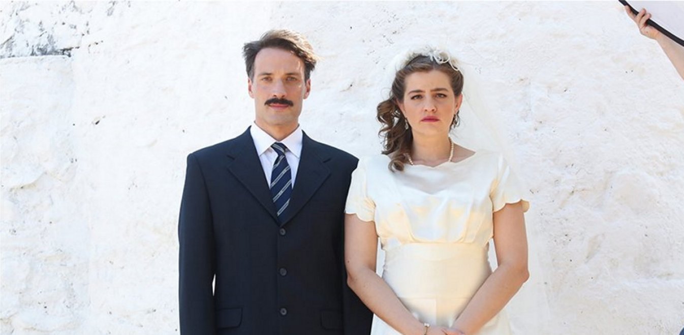 Ανδρέας Κωνσταντίνου: η μεταμόρφωσή του από Σέργιος Σεβαστός σε Τζόζεφ στη νέα σειρά Καρτ Ποστάλ