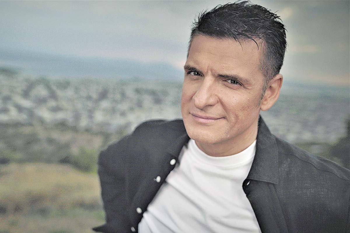 Χρίστος Αντωνιάδης: έτσι κατάφερε να σώσει τον γάμο του! Οι αποκαλύψεις του τραγουδιστή