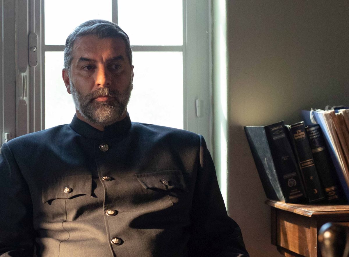 Άγριες Μέλισσες - Βασίλης Μπισμπίκης: «Με "γοητεύει" η σκληρότητά του Βόσκαρη, η πίστη που δεν σπάει εύκολα! Αυτός ο άνθρωπος πάει μέχρι τέλους»