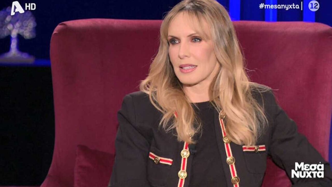 Εβελίνα Παπούλια: « Είμαι σε σχέση και είμαι πάρα πολύ ερωτευμένη, τον λατρεύω, για μένα είναι my super hero»