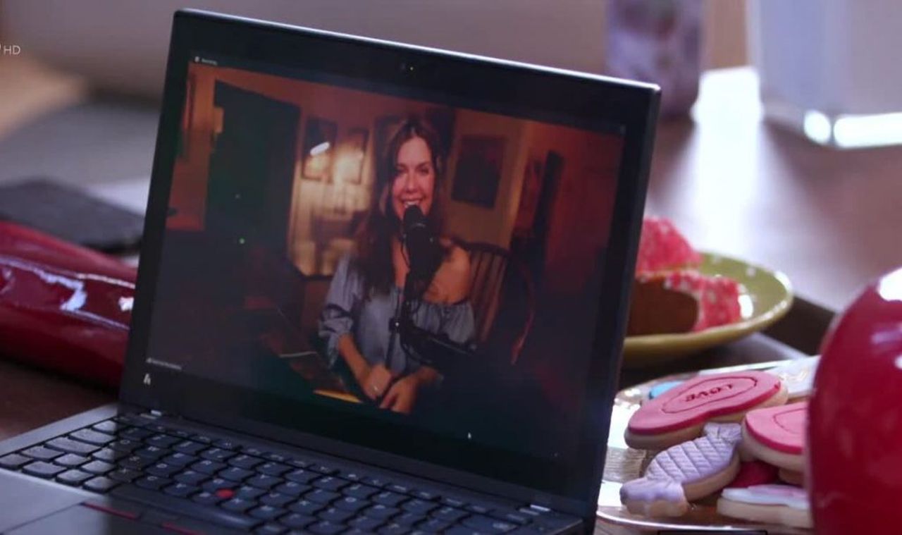 Κατερίνα Μουτσάτσου: «Έβγαλα το εισιτήριό μου και έφυγα μέσα σε δύο εβδομάδες. Ήταν άμεση η απόφασή μου»