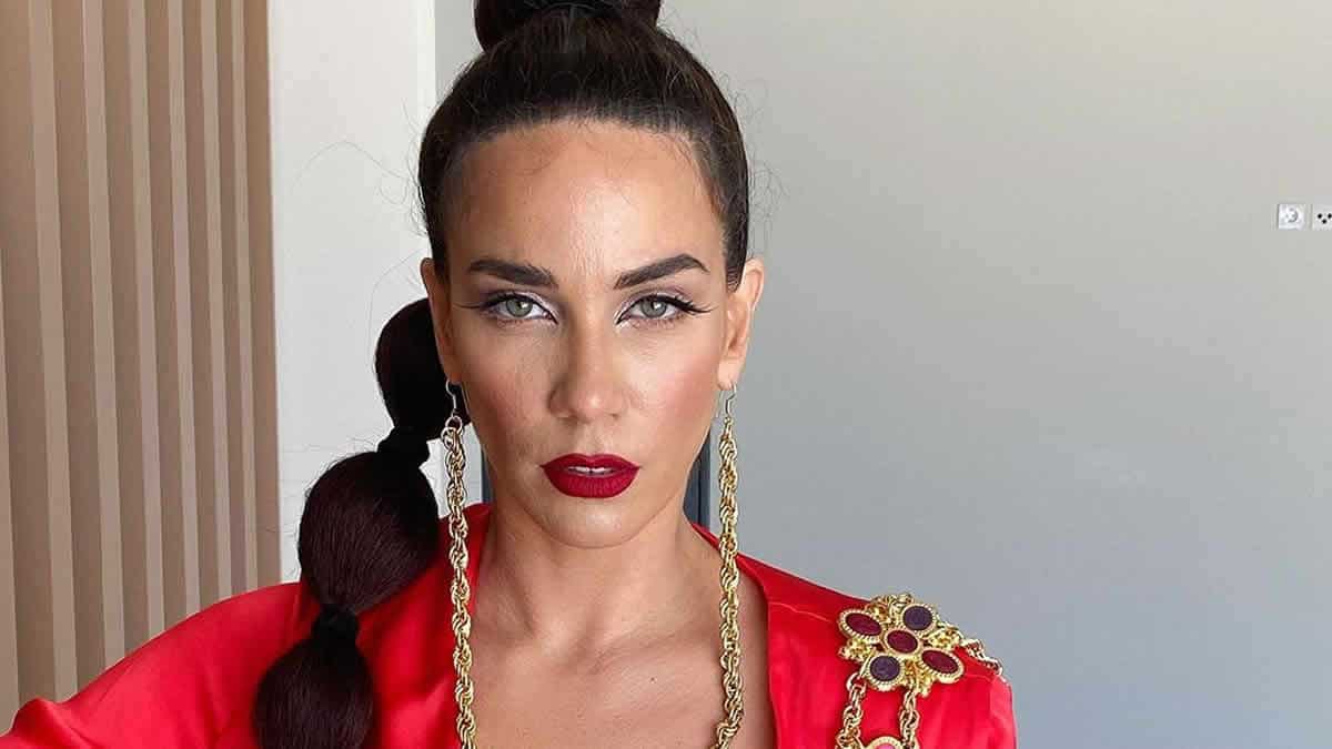 Κατερίνα Στικούδη: «Με τον Βαγγέλη Σερίφη είμαστε μαζί 12 χρόνια, δεν έχουμε τέτοια θέματα»