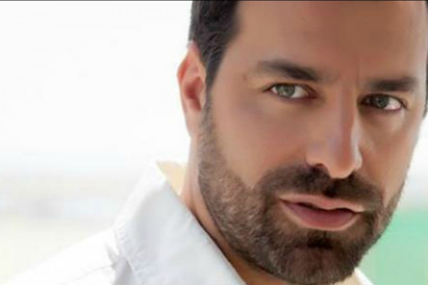 Στέλιος Καλαθάς: «Το θέατρο είναι πάνω από μας και πέρα από τις δικές μας ανηθικότητες»