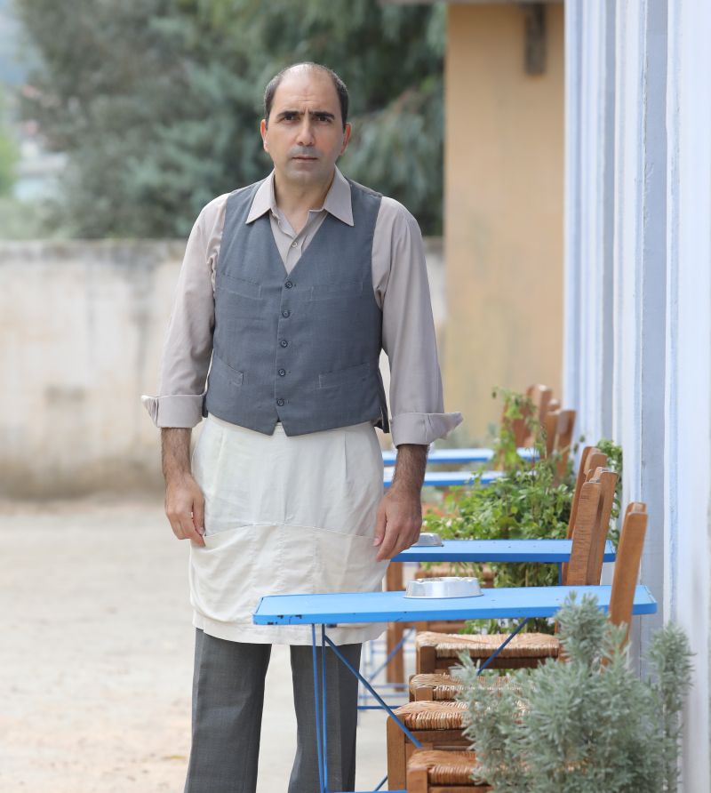 Αλέξανδρος Καλπακίδης: «Η Μελίνα Τσαμπάνη και ο Πέτρος Καλκόβαλης έχουν φοβερό μέτρο και φαντασία στη γραφή τους στις Άγριες Μέλισσες»