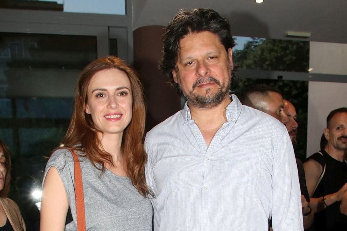 Λευτέρης Χαρίτος: «Δεν κάνω πολλά όταν τελειώνουν τα γυρίσματα με τις Άγριες Μέλισσες. Οι ώρες είναι μετρημένες»