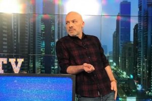 Νίκος Μουτσινάς: ανατροπή με την πρεμιέρα της εκπομπής του! Οι ασφυκτικές πιέσεις του ΣΚΑΪ για το Καλό Μεσημεράκι
