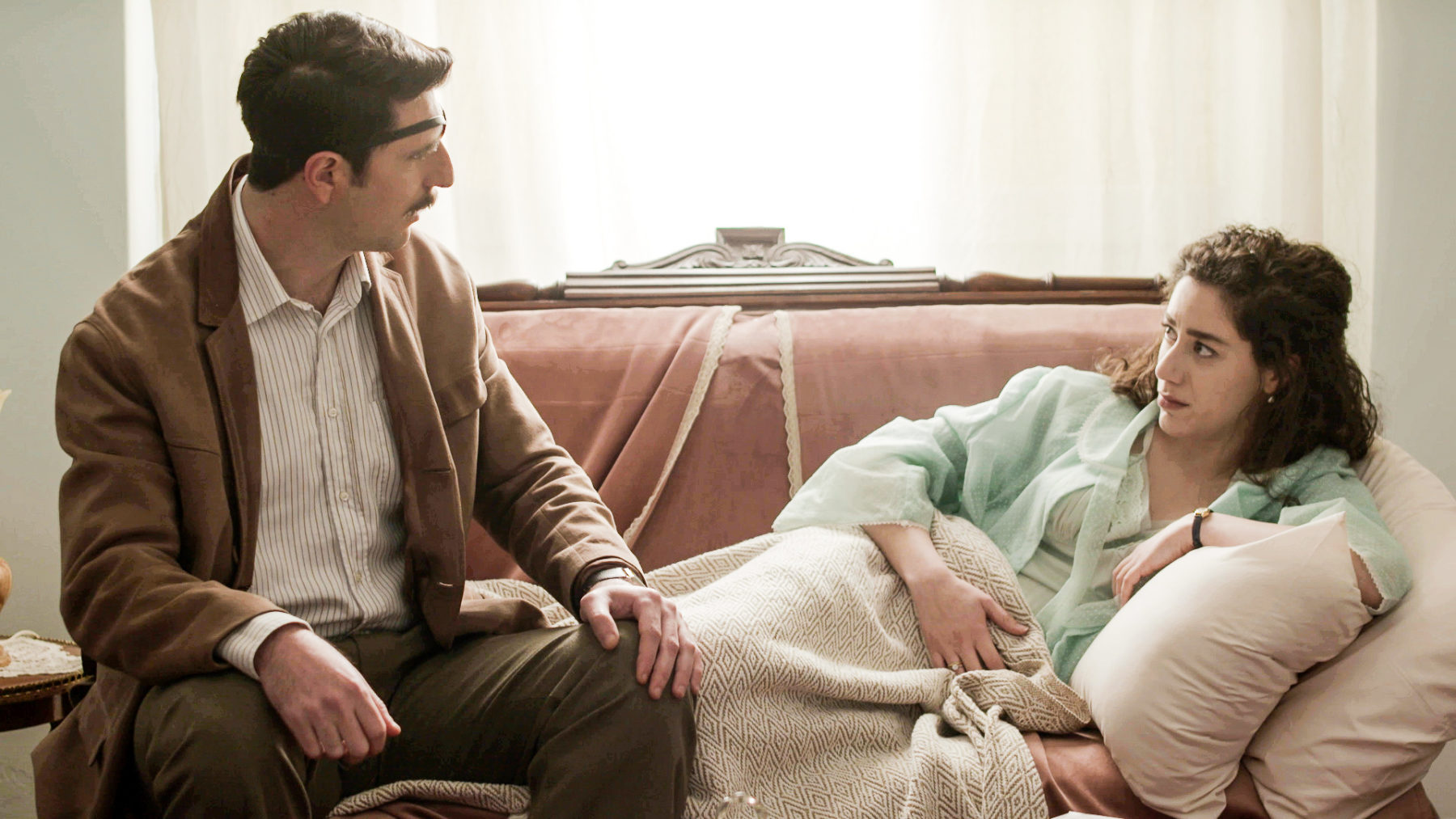 Άγριες μέλισσες spoiler: ο Μελέτης θα προσεγγίσει και πάλι ερωτικά την Πηνελόπη