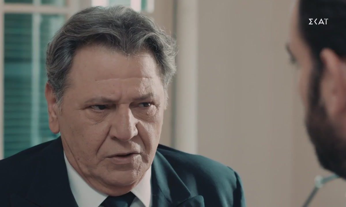 8 Λέξεις: η αστυνομία εντοπίζει τα κλοπιμαία κοσμήματα και τα επιστρέφει στον Άκη