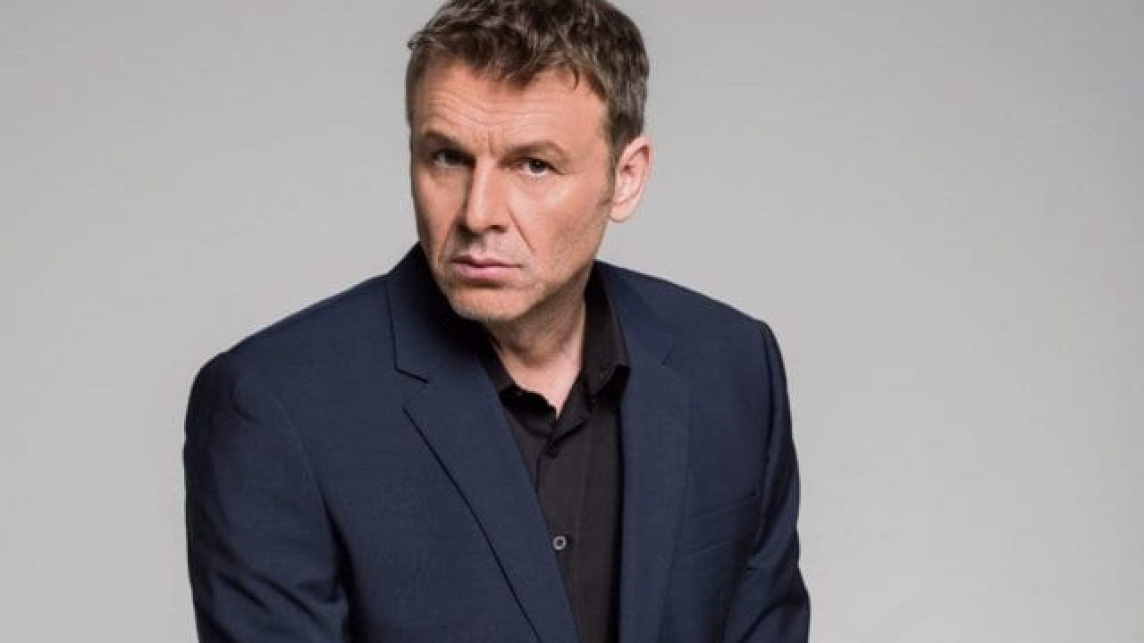 8 Λέξεις: ο Σίμος συνεχίζει με το σχέδιο της παγίδευσης του κυκλώματος των τοκογλύφων