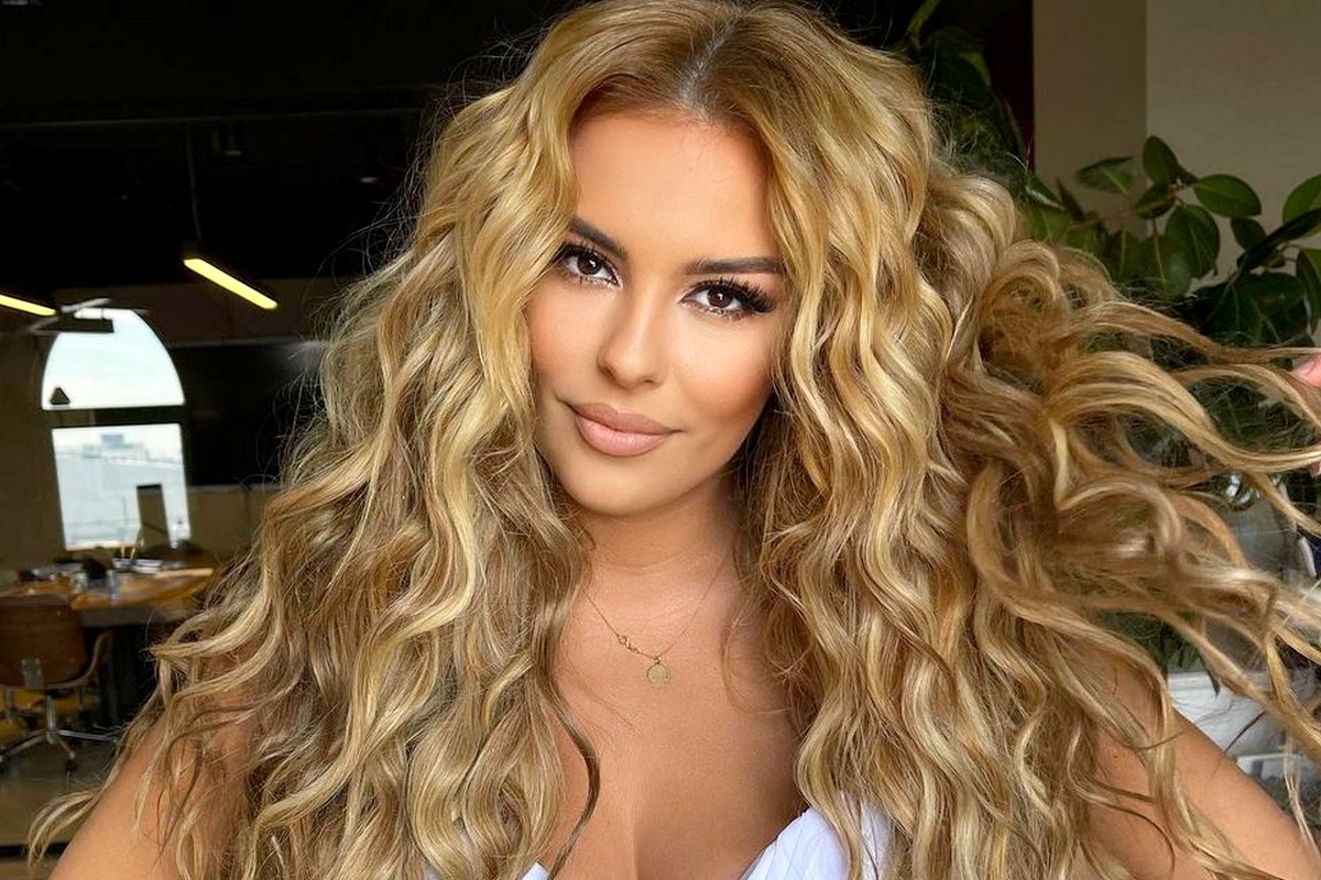 Eurovision 2021: Η εκπρόσωπος της Αλβανίας αποκαλύπτει - «Έχω δείρει δύο Ελληνίδες»