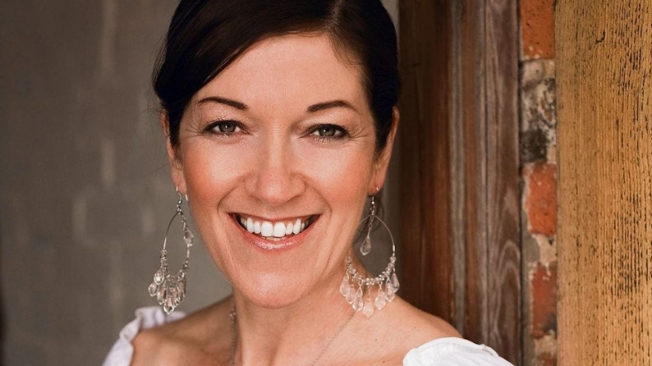 Βικτόρια Χίσλοπ: «Φτάνω στο σπίτι μου κάθε φορά που βγαίνω από το αεροπλάνο και πατάω το πόδι μου στην Ελλάδα»