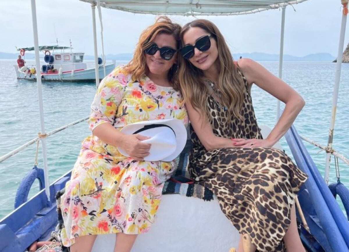 Βίκυ Σταυροπούλου: «Ο Χρήστος Χατζηπαναγιώτης είναι το πλησιέστερο κλαδί μου. Είναι ο φίλος που εμπιστεύτηκα να μεγαλώσουμε μαζί τη Δανάη»