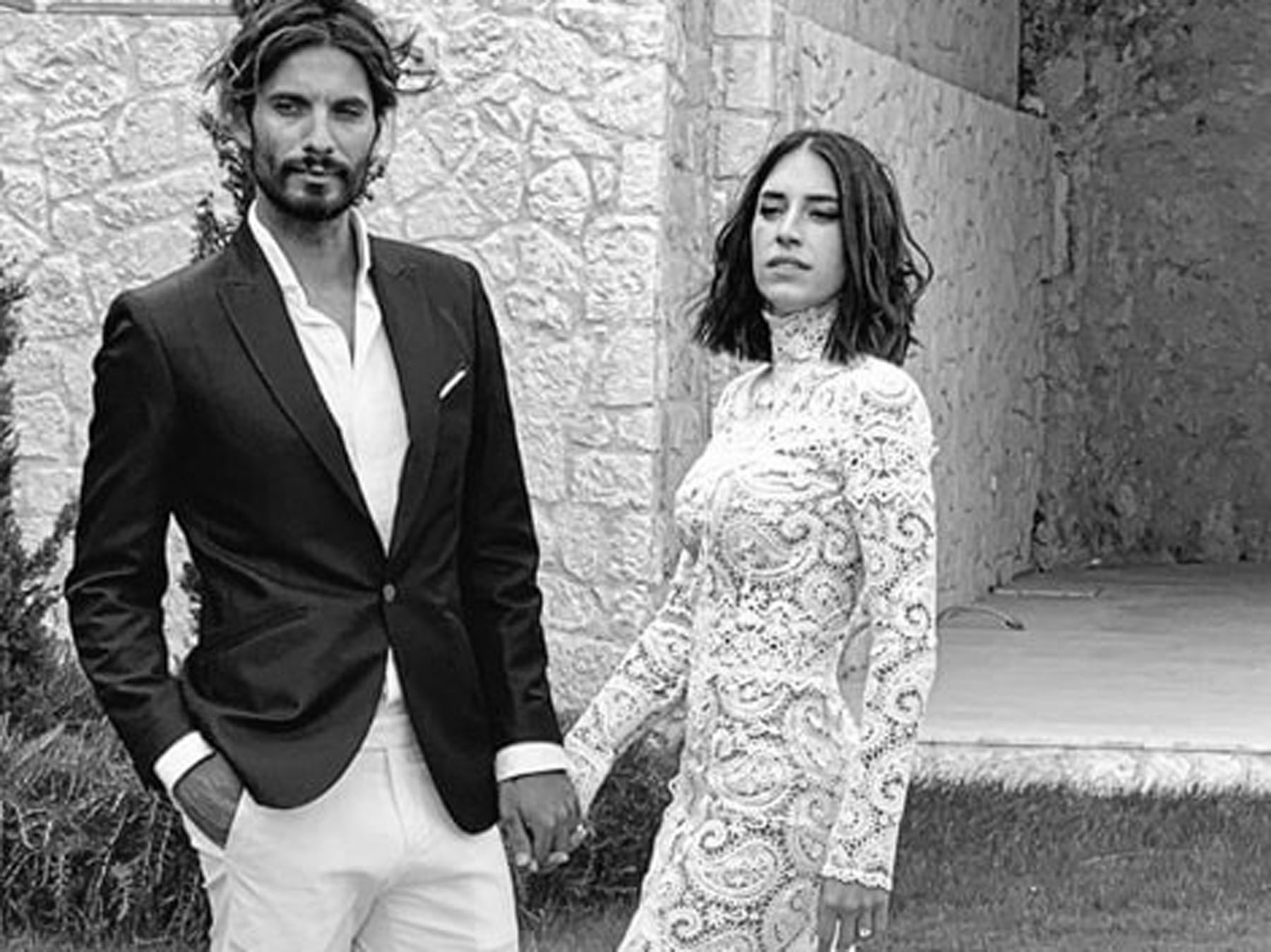 Γιώργος Καράβας: ο γόης του GNTM στη Σκιάθο με τη γυναίκα της ζωής του και τα παιδιά τους (φωτογραφίες)