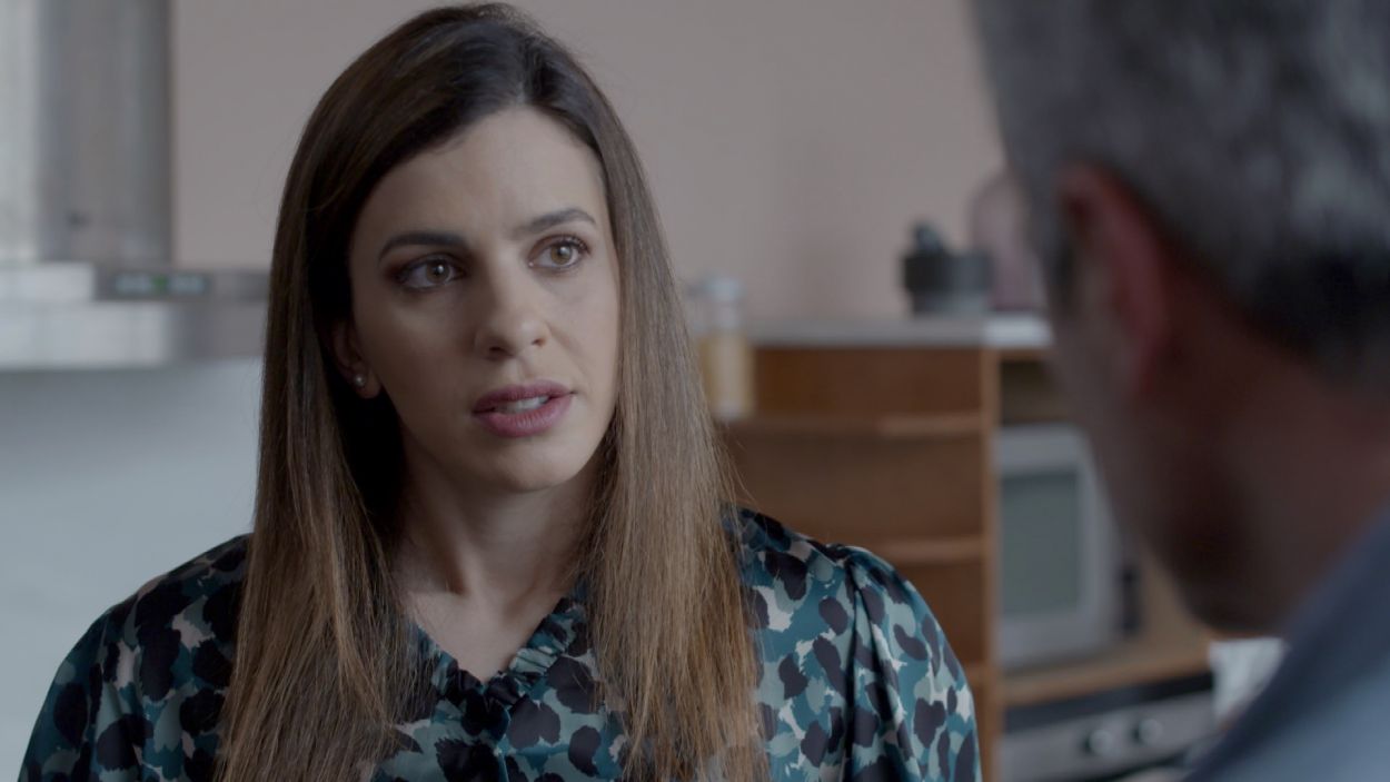 Ήλιος: η Διώνη υποψιάζεται ότι ο Κρις έχει παγιδέψει τον Φίλιππο