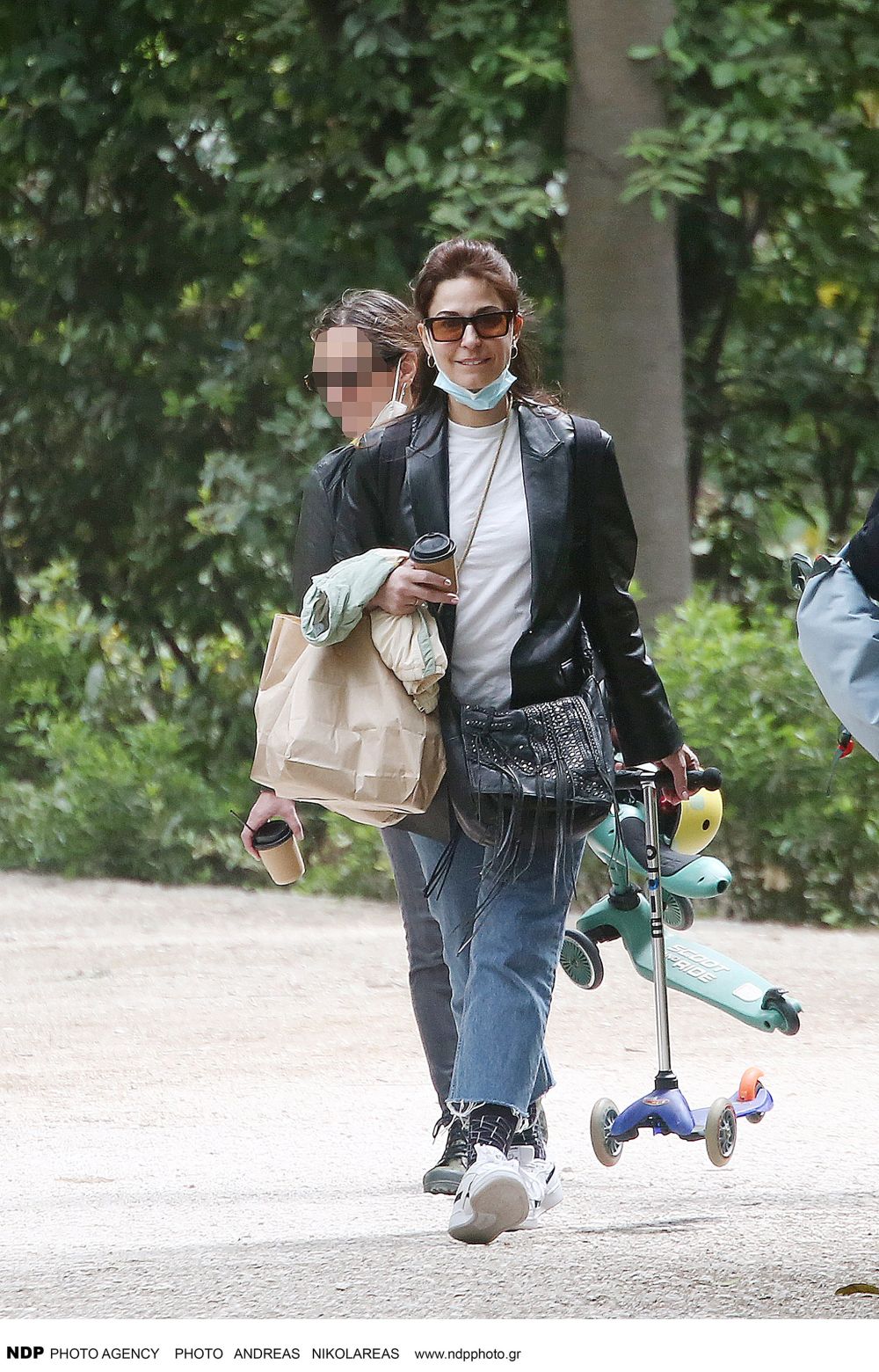 Κατερίνα Παπουτσάκη - Παναγιώτης Πιλαφάς: βόλτα στο Ζάππειο με τον μικρό τους γιο, Κίμωνα