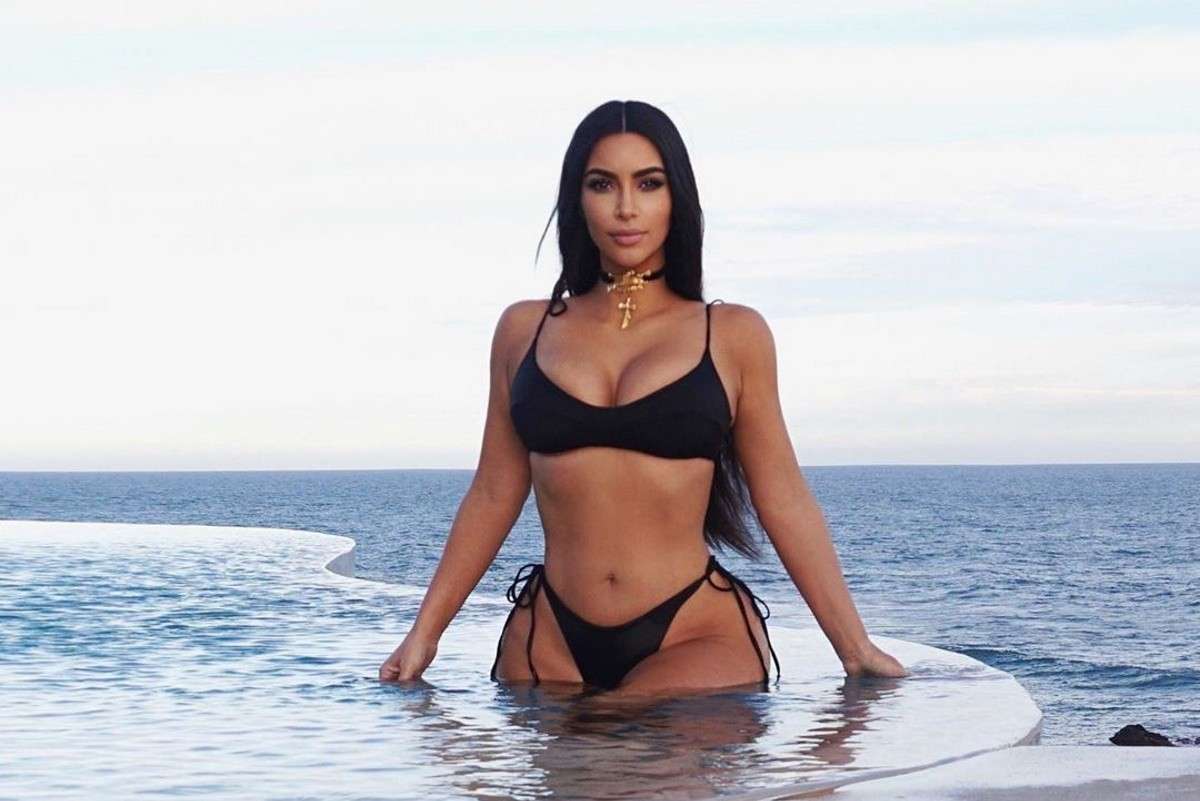 Κόλαση η Κιμ Καρντάσιαν! Κάνει γυμναστική με το πιο «καυτό» κορμάκι [φωτογραφία]