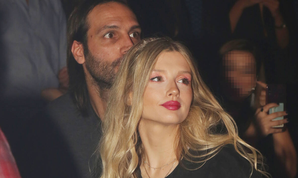 Γέννησε η Κωνσταντίνα Κομμάτα: Οι πρώτες φωτογραφίες με το μωρό της στο μαιευτήριο