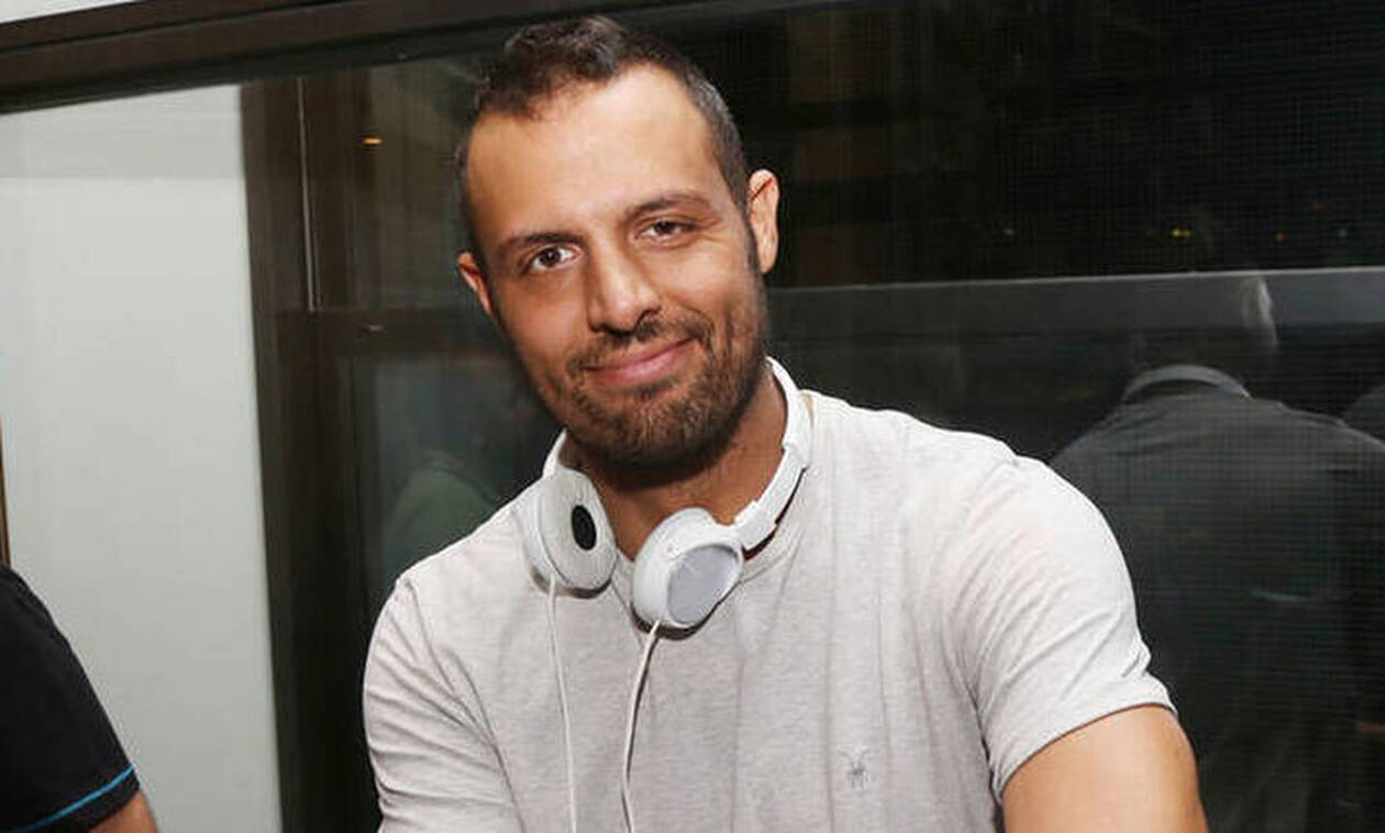 Σάββας Πούμπουρας: «Τελικά τι είναι προτιμότερο να κάθεσαι σπίτι και να τα περιμένεις ουρανοκατέβατα ή αφού δεν κάνεις τίποτα να πηγαίνεις, να δουλεύεις κάπου κι ας μην παίρνεις μία;»