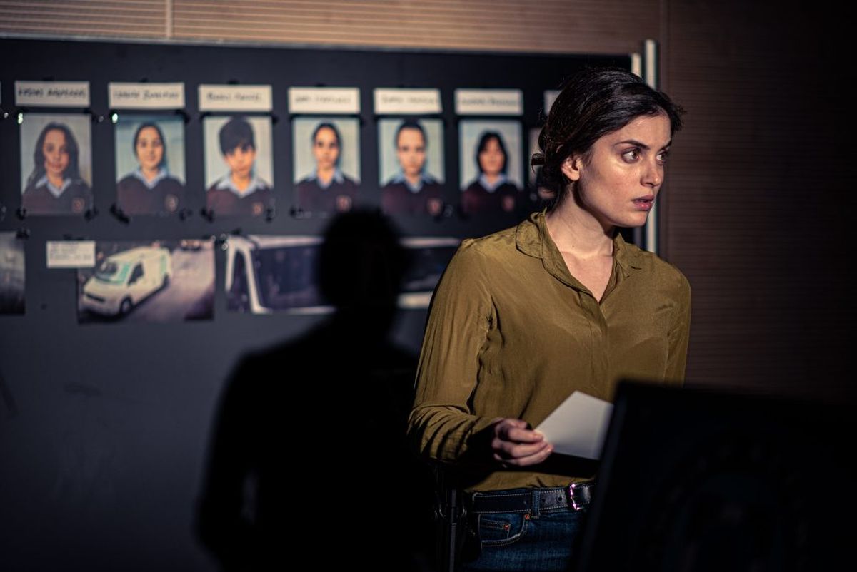 Σιωπηλός Δρόμος - Σμαράγδα Αδαμοπούλου: «Με την ηρωίδα μου μοιραζόμαστε το ίδιο πάθος και την ίδια αφοσίωση για το επάγγελμα μας»