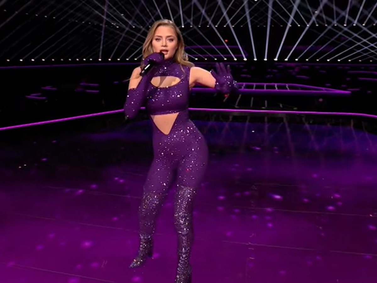 Στεφανία Λυμπερακάκη: Το νέο ρούχο που θα βάλει στον τελικό της Eurovision - Όλα όσα αποκάλυψε ο Βρεττός Βρεττάκος