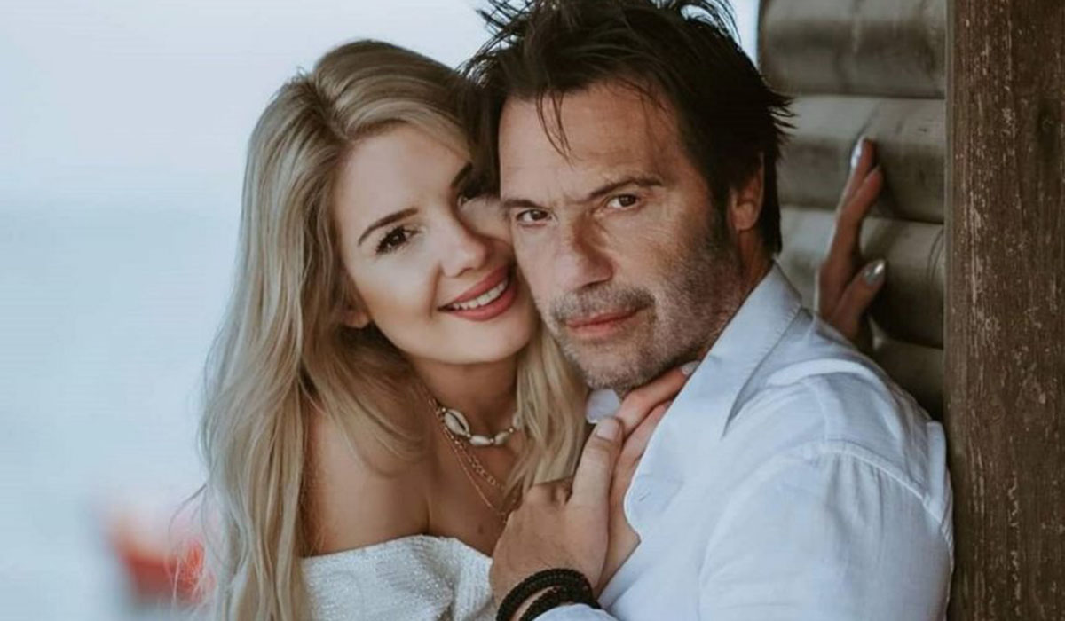 Στράτος Τζώρτζογλου: Πάρτι σε σκάφος με τη Σοφία Μαριόλα και τους φίλους τους [φωτογραφία]