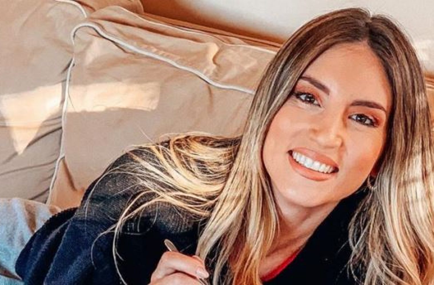 Αθηνά Οικονομάκου: Ξετρελαμένη με τη νεογέννητη κόρη της [φωτογραφία]