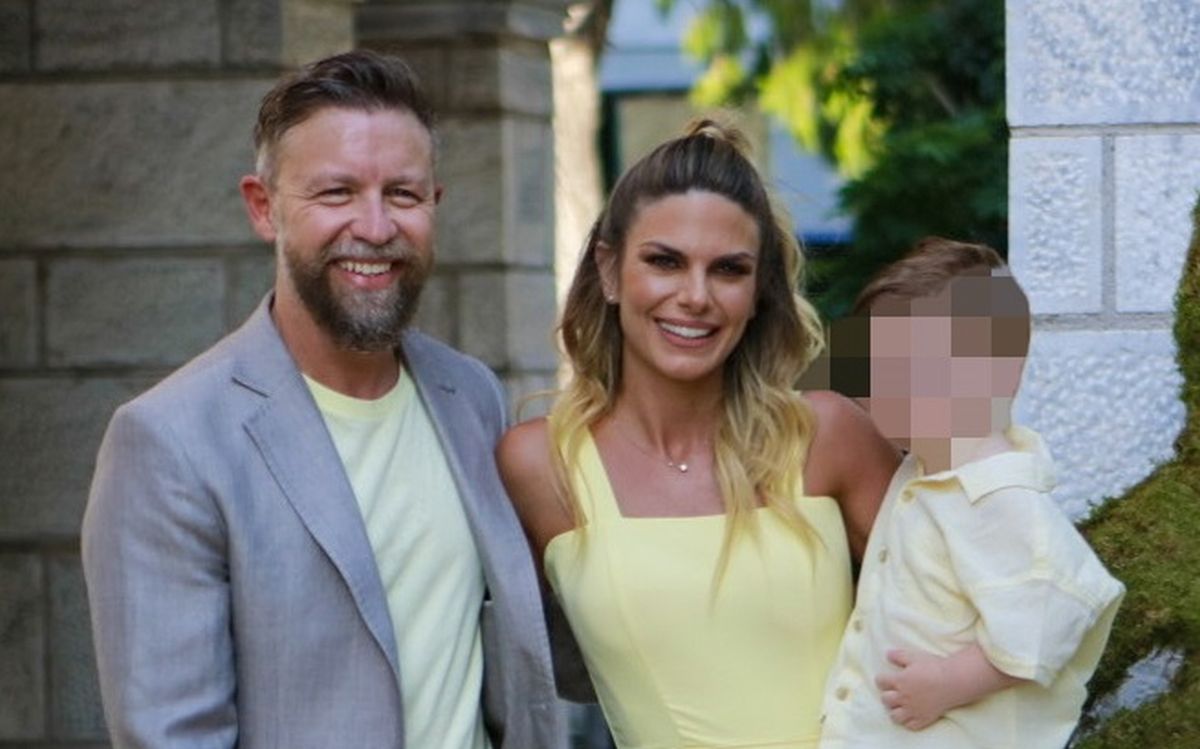 Γιάννης Βαρδής - Νατάσα Σκαφίδα: βάφτισαν το γιο τους με νονό τον Αντώνη Ρέμο