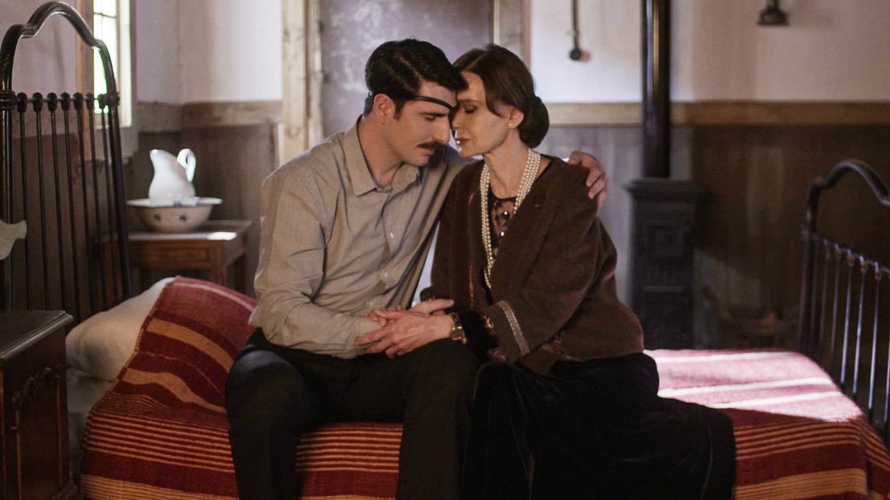 Άγριες Μέλισσες: Ο Γιώργος Γεροντιδάκης λέει αντίο στην Κάτια Δανδουλάκη