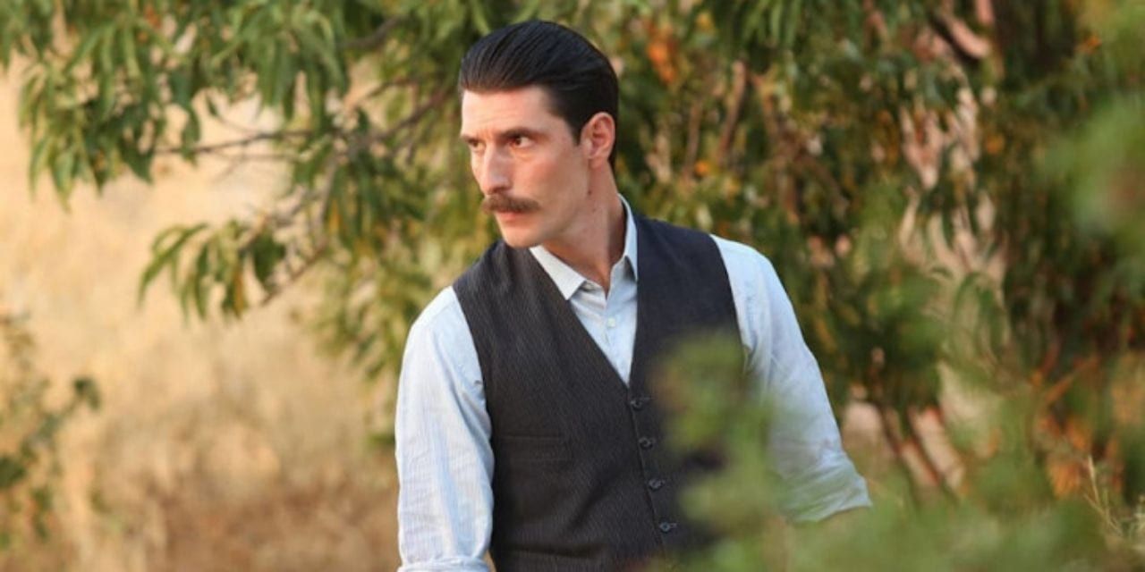 Γιώργος Γεροντιδάκης: Φουλ ερωτευμένος ο «Μελέτης» από τις «Άγριες Μέλισσες»