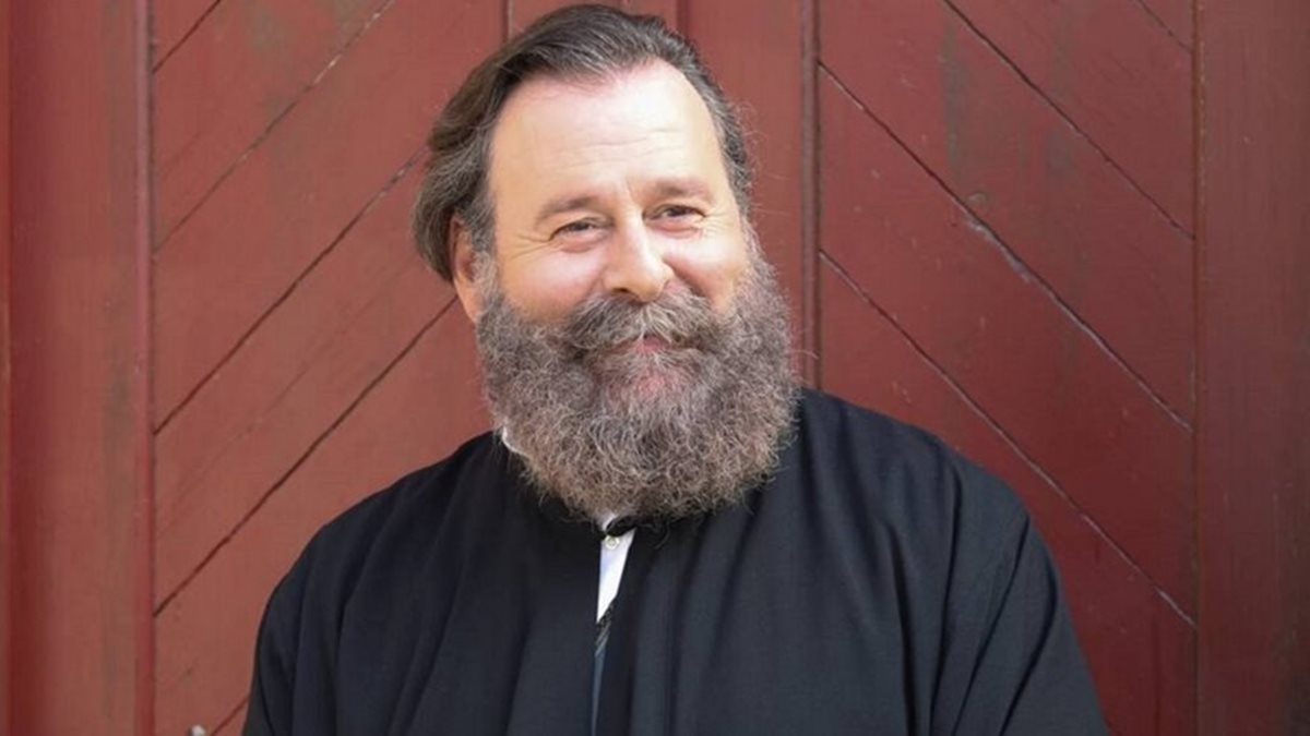 Άγριες Μέλισσες - Κωστής Σαββιδάκης: «Όταν φτάνει η ώρα να γυριστεί μια σκηνή, είναι συγκλονιστικό - Με βοηθά κι ένας φίλος μου που είναι ψάλτης»