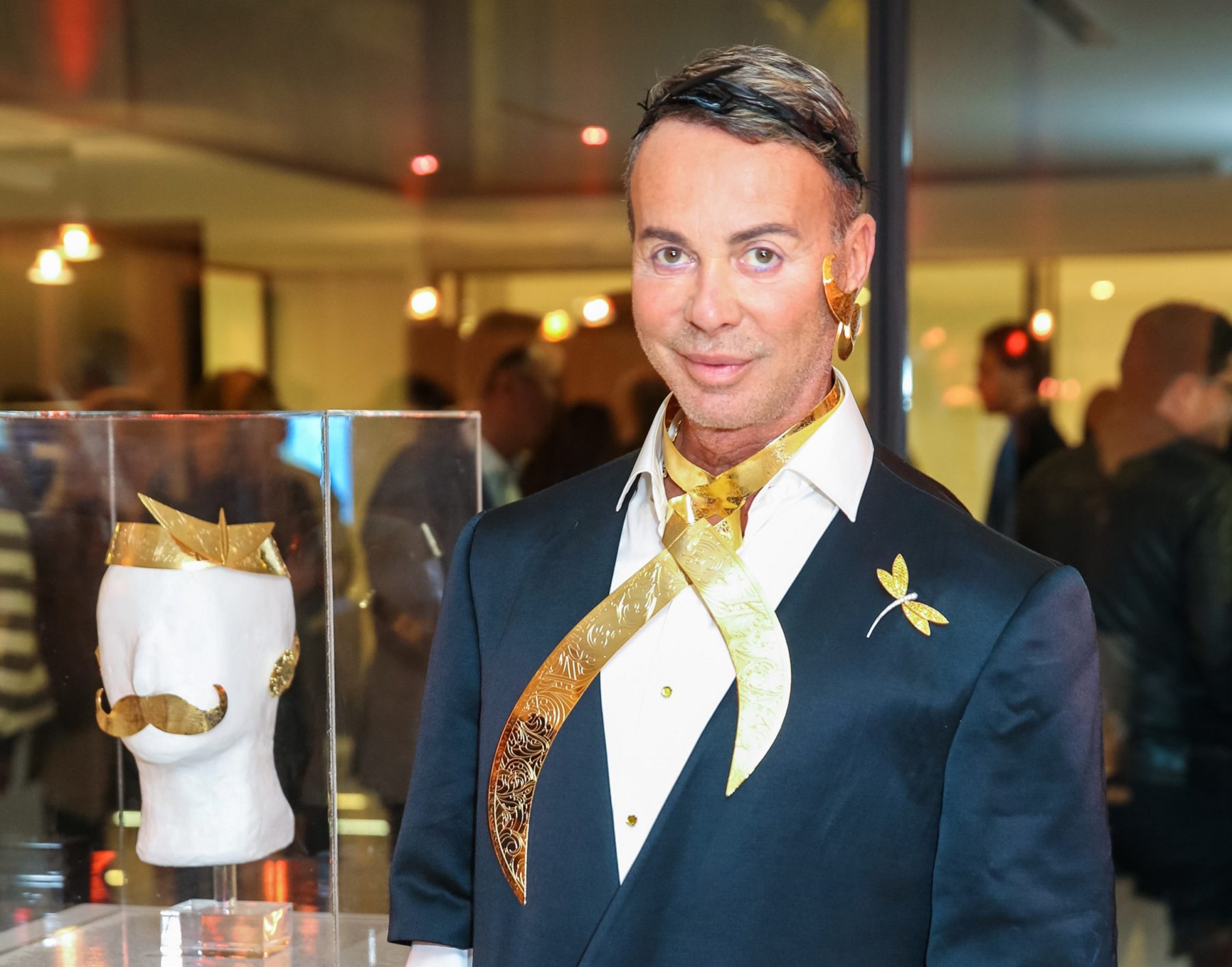 Λάκης Γαβαλάς: «Στο Καλλιμάρμαρο είδα τραγικές φιγούρες που δεν σεβάστηκαν τον Dior»