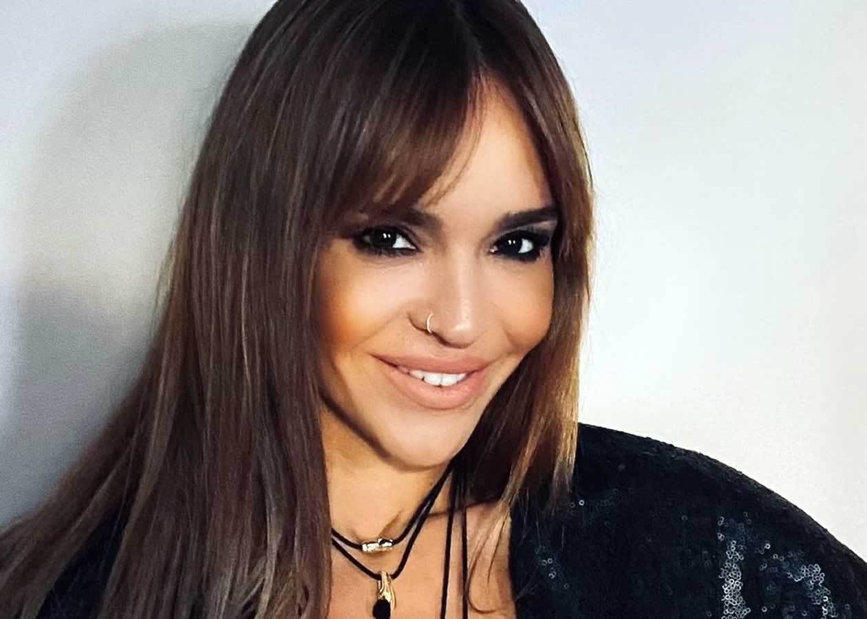 ΑποκάλυψΝικολέττα Καρρά: ποζάρει με μπικίνι στα 44 χρόνια της και προκαλεί… μποφόρ στη Μύκονο (φωτογραφίες)η: Τι τρέχει με την Νικολέττα Καρρά και τον Διονύση Παναγιωτάκη;