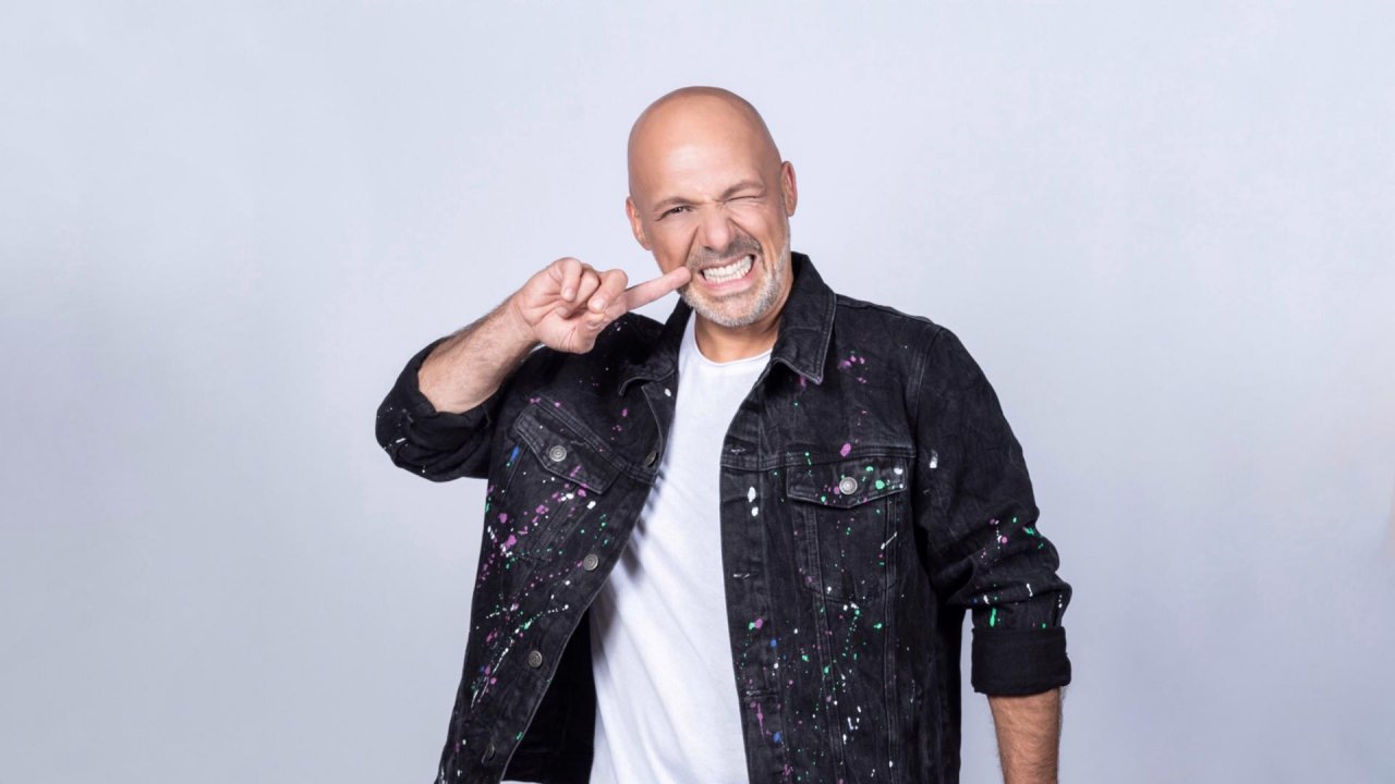 Νίκος Μουτσινάς: διπλή βόμβα στην πρεμιέρα του! Οι καλεσμένοι που θα προκαλέσουν αίσθηση