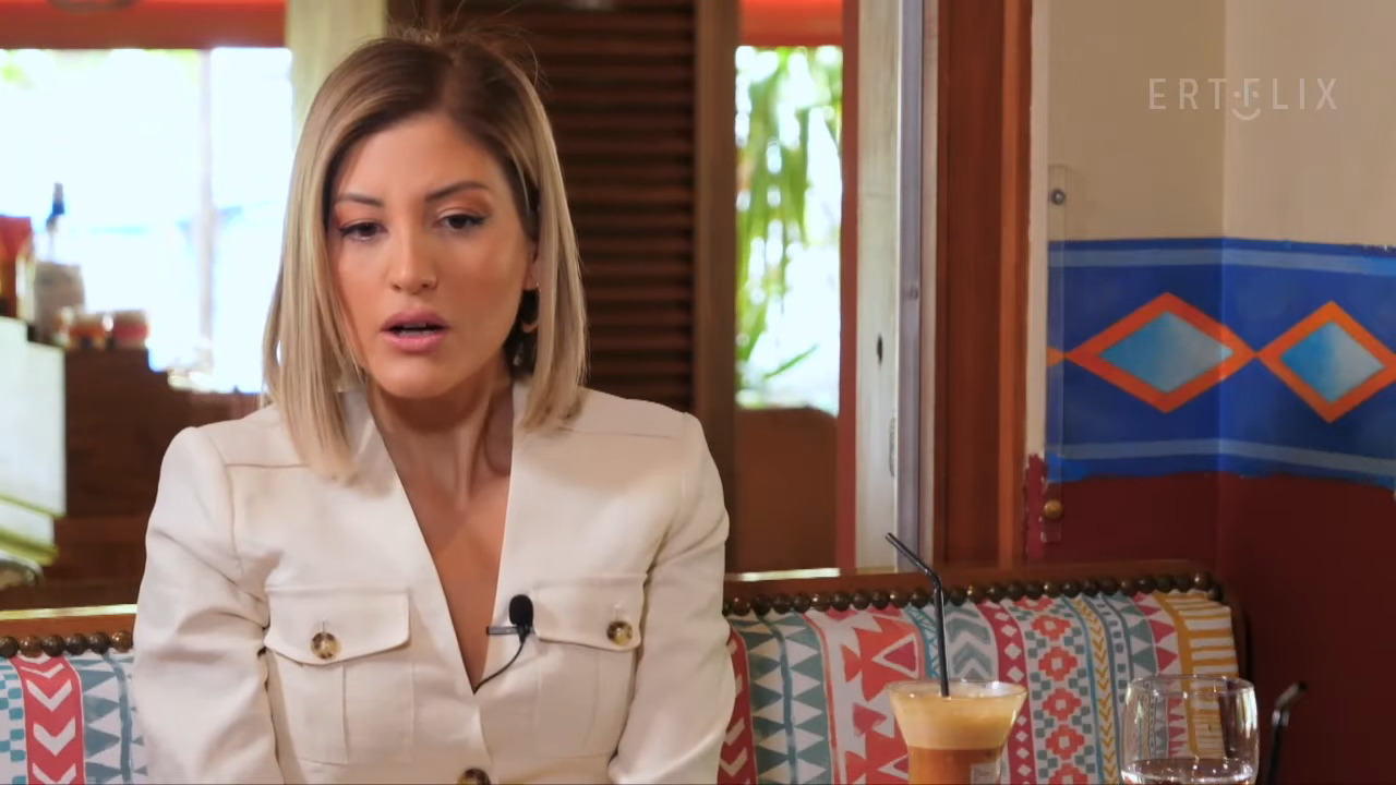 Ράνια Τζίμα: «Ο μπαμπάς μου με κυνηγούσε με τα τάπερ στην ΕΡΤ»