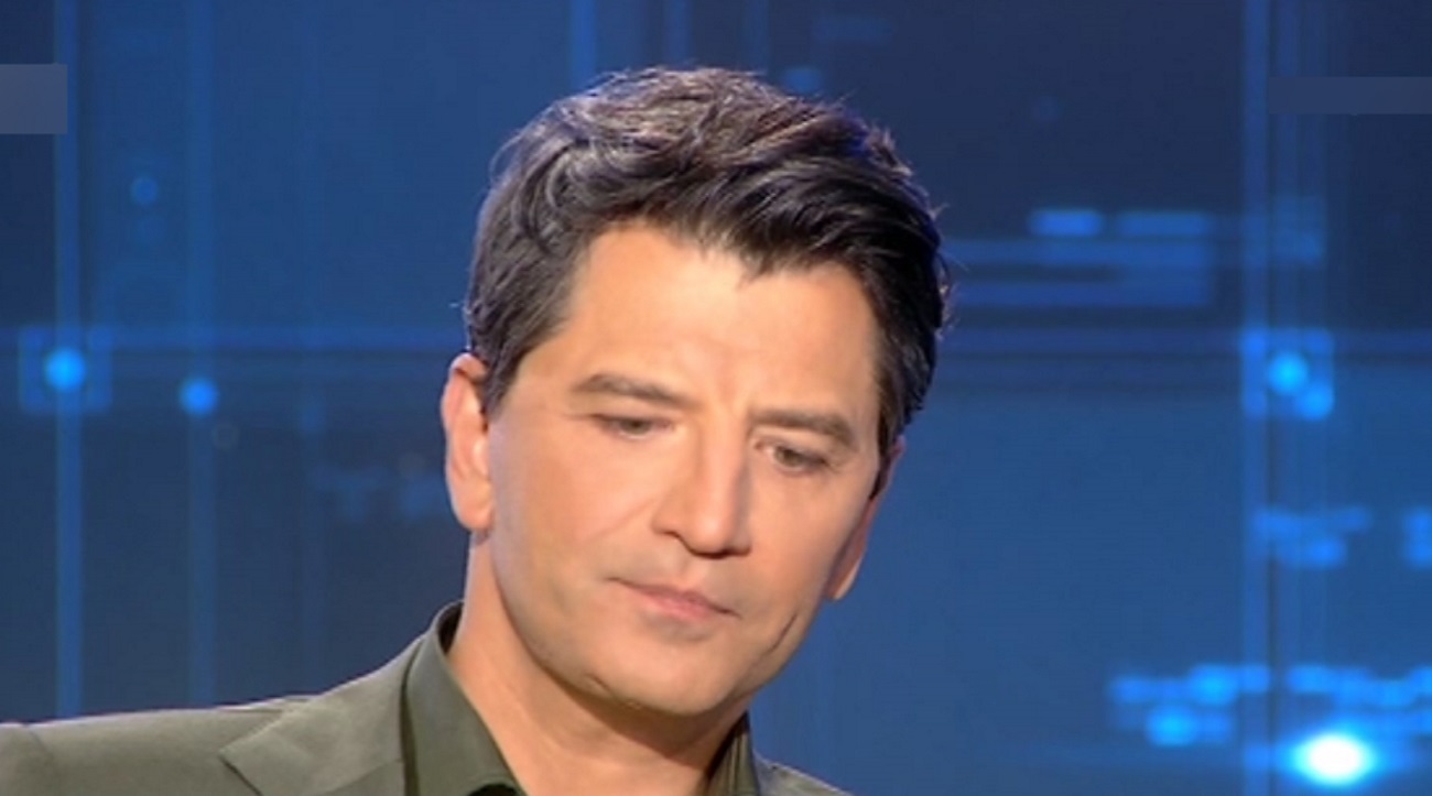 Σάκης Ρουβάς: Το άγνωστο χειρουργείο του τραγουδιστή που παραλίγο να βάλει τέλος στην καριέρα του - «Έχασα τη γη κάτω από τα πόδια μου»