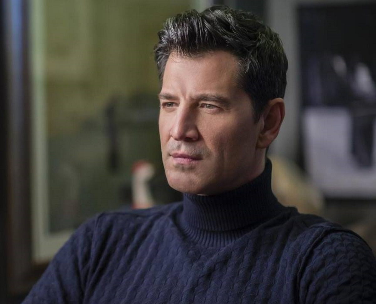 Σάκης Ρουβάς: «Με απειλούσαν να μην πάω στο Μοσχάτο, με περίμεναν με ξυράφια»