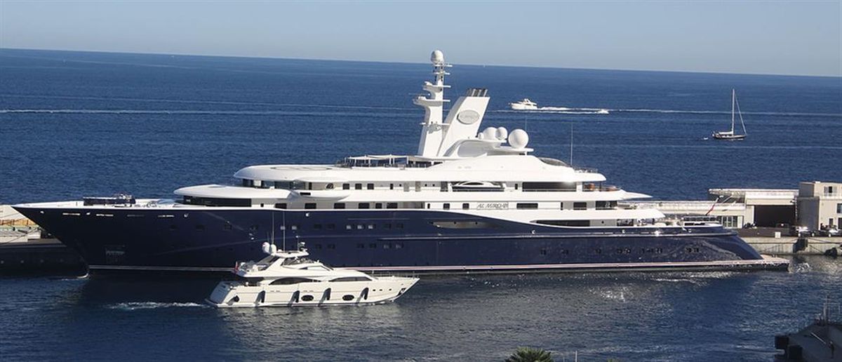 Στην Σκιάθο βρίσκεται ο Σεΐχης του Κατάρ με το πλωτό παλάτι «Al Mirqab»