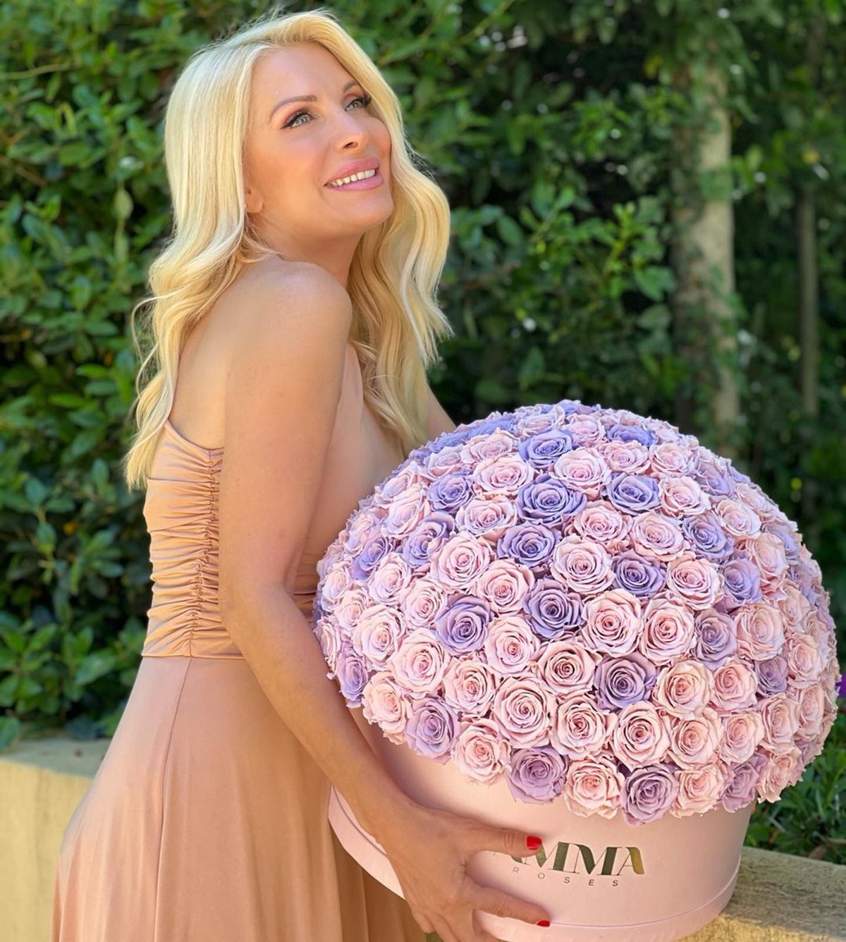 Ελένη Μενεγάκη - Μάκης Παντζόπουλος: Το «έκαψαν» στις Κυκλάδες με αφορμή την γιορτή της μικρής Μαρίνας [φωτογραφίες]